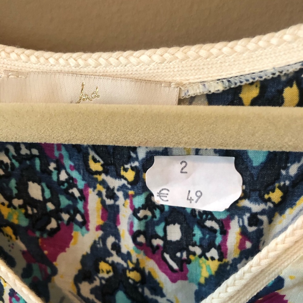 Patterned blouse! - Picture 2 of 3